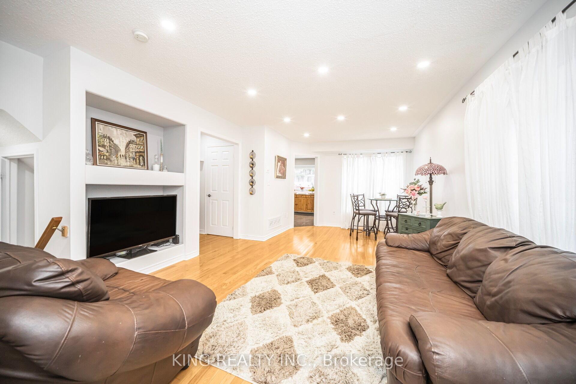 Photo 6 of 107 Herdwick Street, Brampton, Gore Industrial North — HOMEH