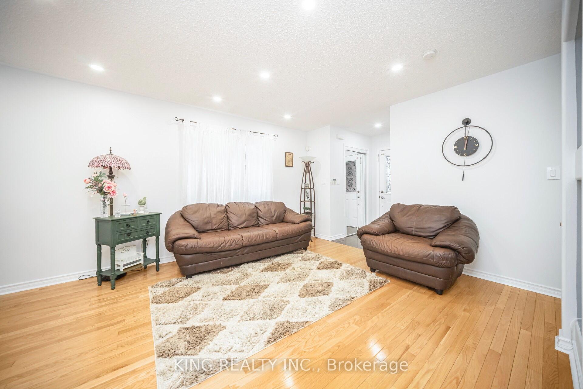 Photo 8 of 107 Herdwick Street, Brampton, Gore Industrial North — HOMEH