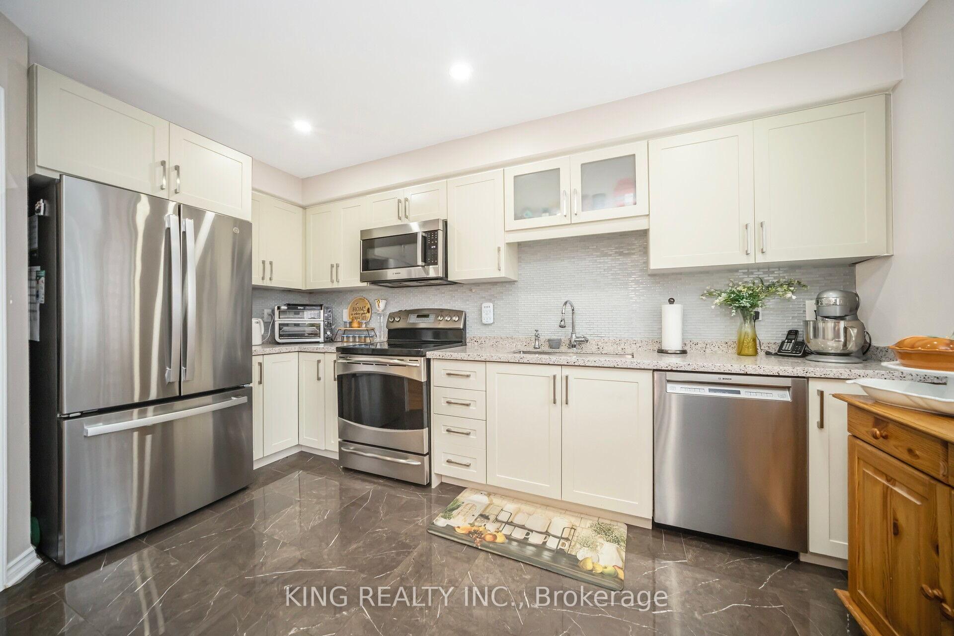 Photo 15 of 107 Herdwick Street, Brampton, Gore Industrial North — HOMEH