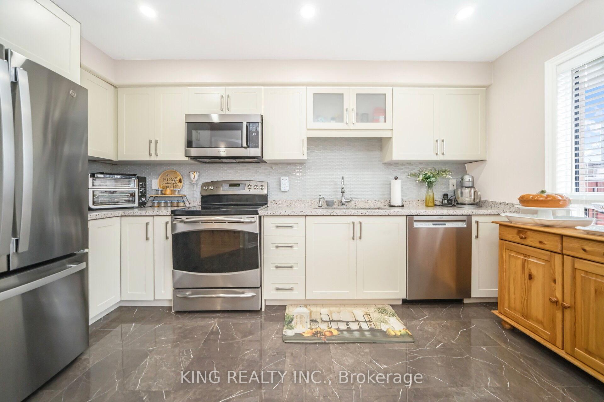 Photo 16 of 107 Herdwick Street, Brampton, Gore Industrial North — HOMEH