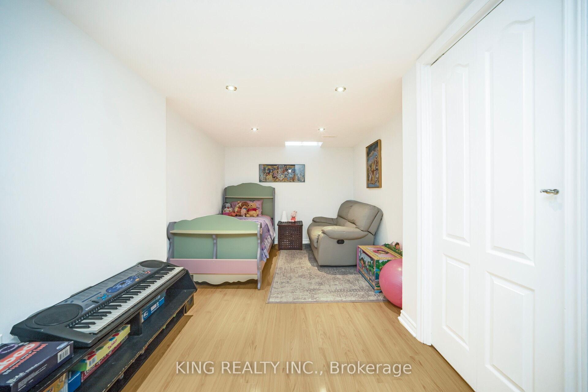 Photo 36 of 107 Herdwick Street, Brampton, Gore Industrial North — HOMEH