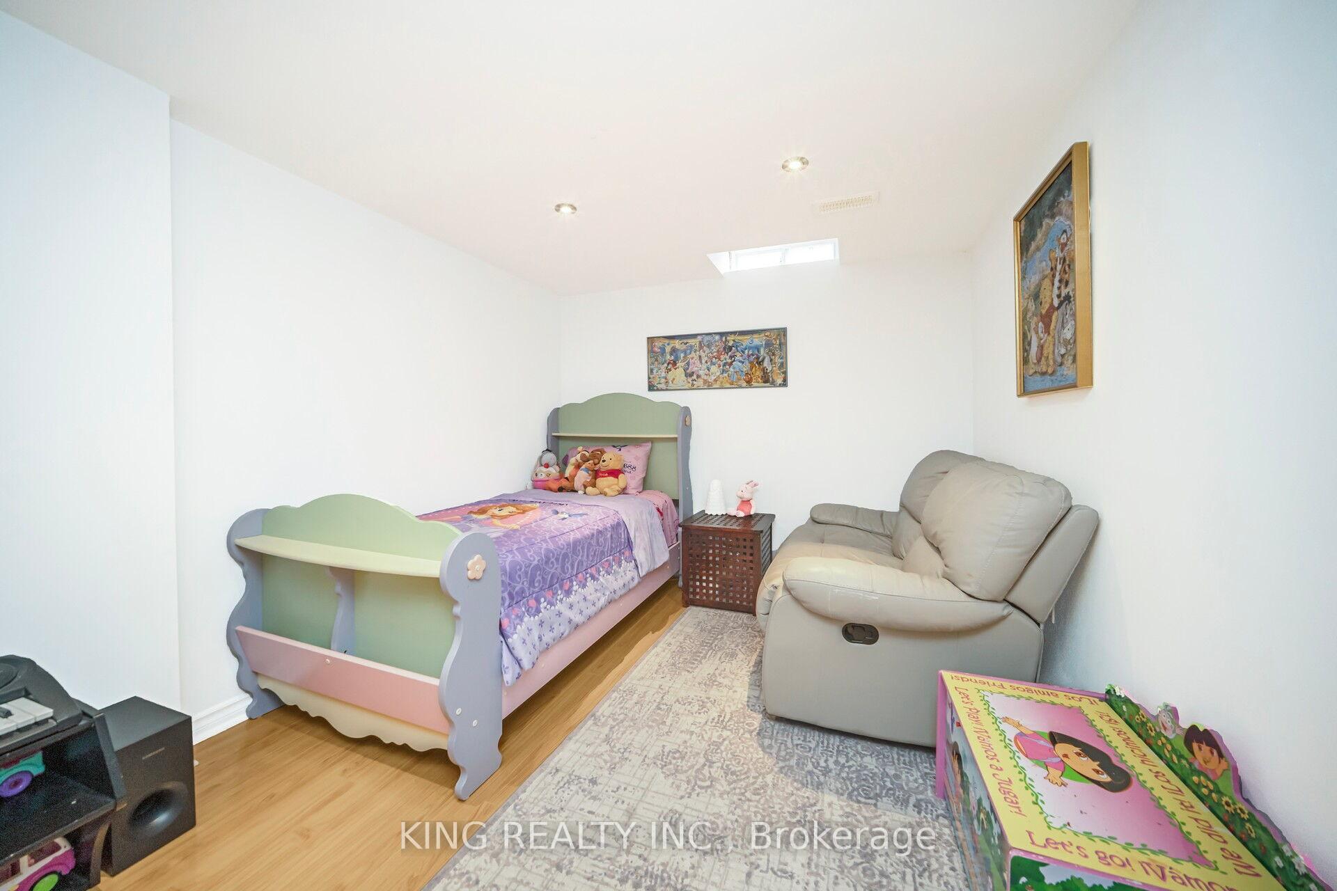Photo 37 of 107 Herdwick Street, Brampton, Gore Industrial North — HOMEH