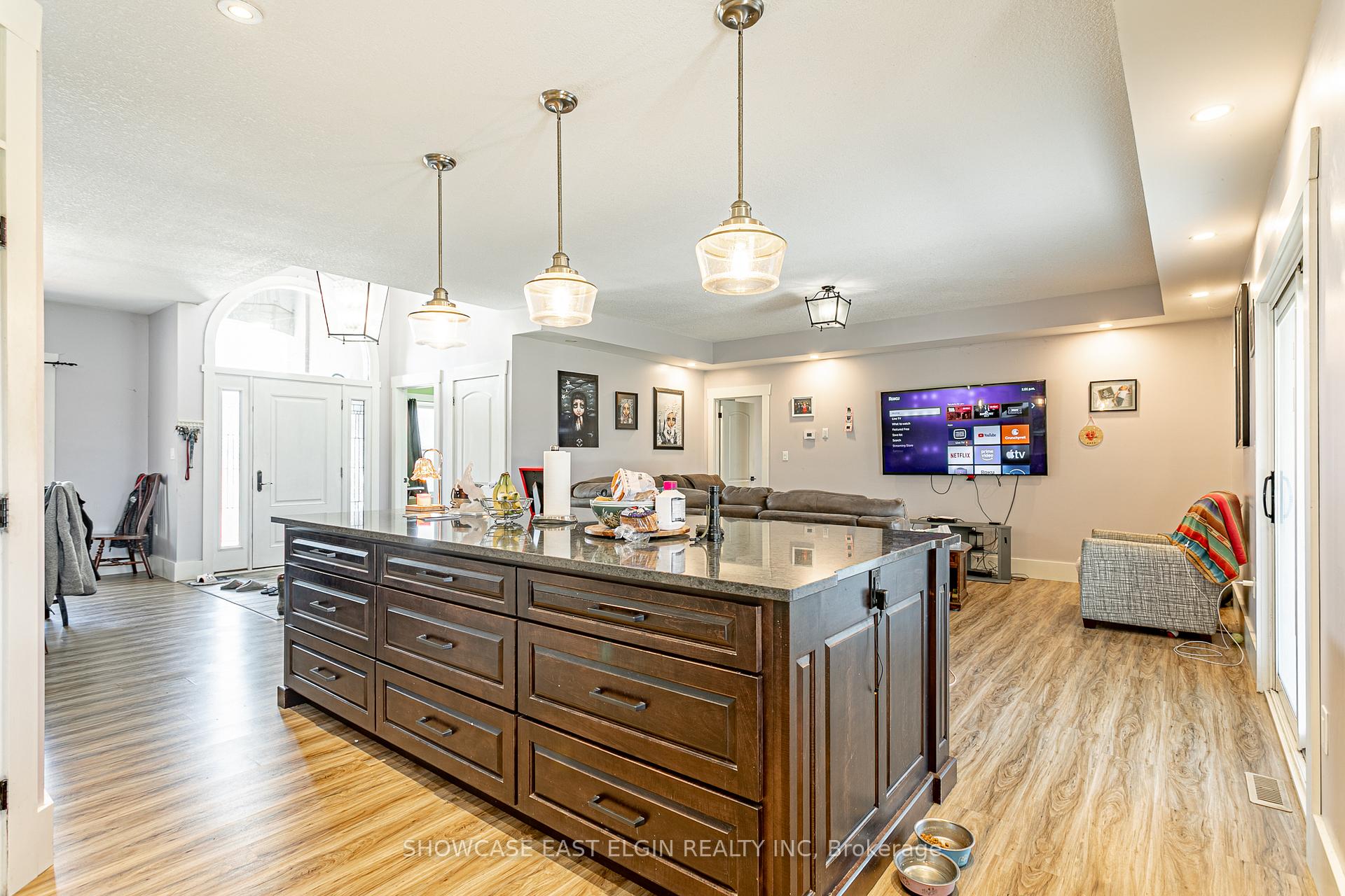 Photo 4 of 8433 Imperial Road, Malahide, Rural Malahide — HOMEH