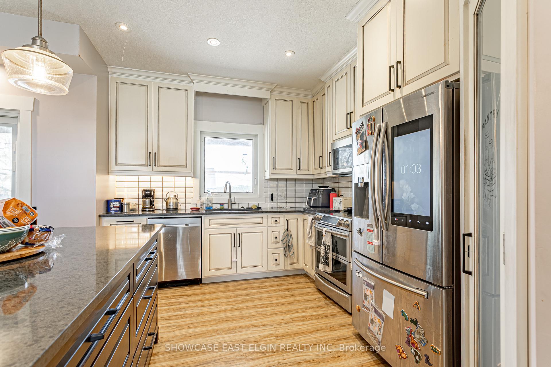 Photo 9 of 8433 Imperial Road, Malahide, Rural Malahide — HOMEH