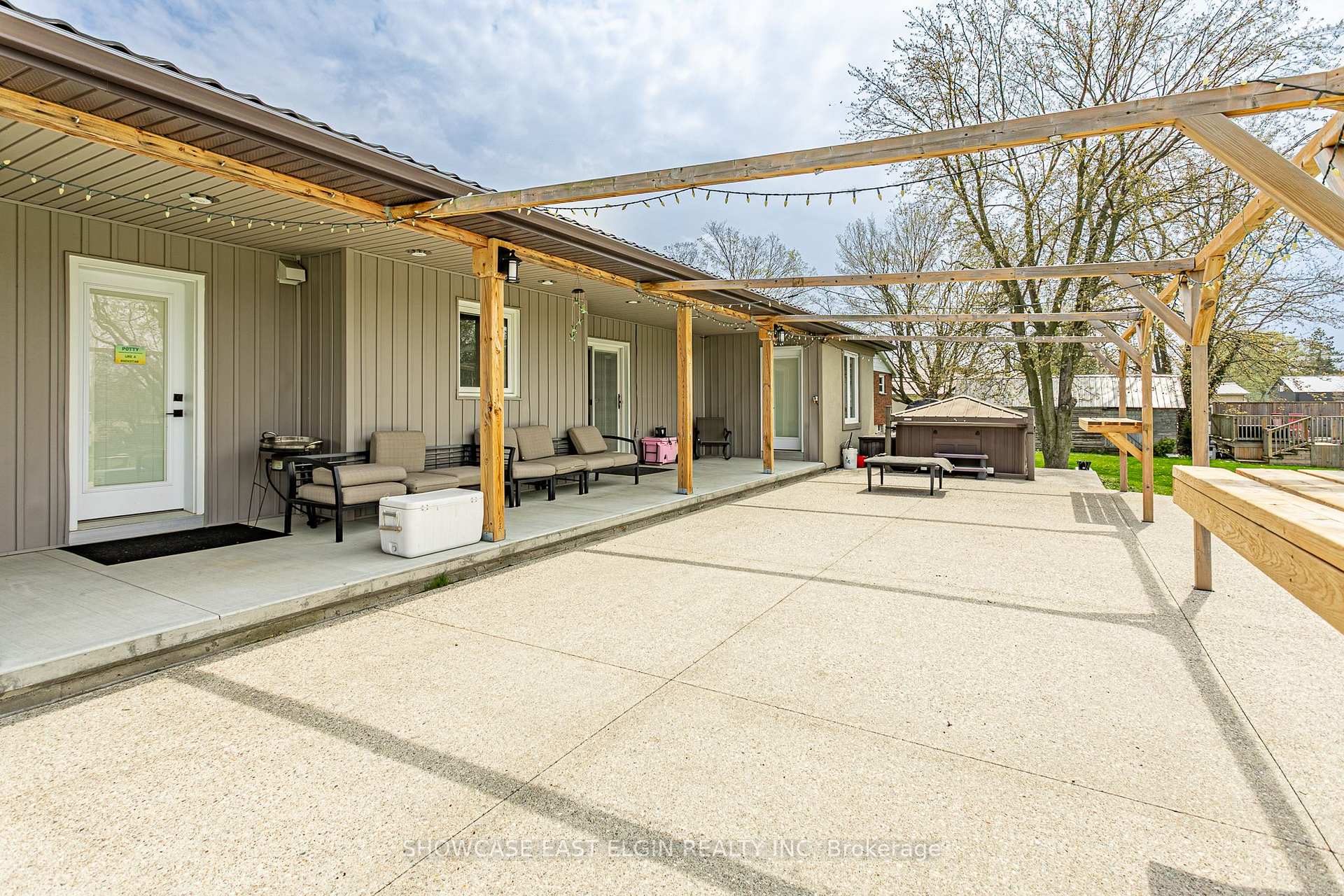 Photo 35 of 8433 Imperial Road, Malahide, Rural Malahide — HOMEH