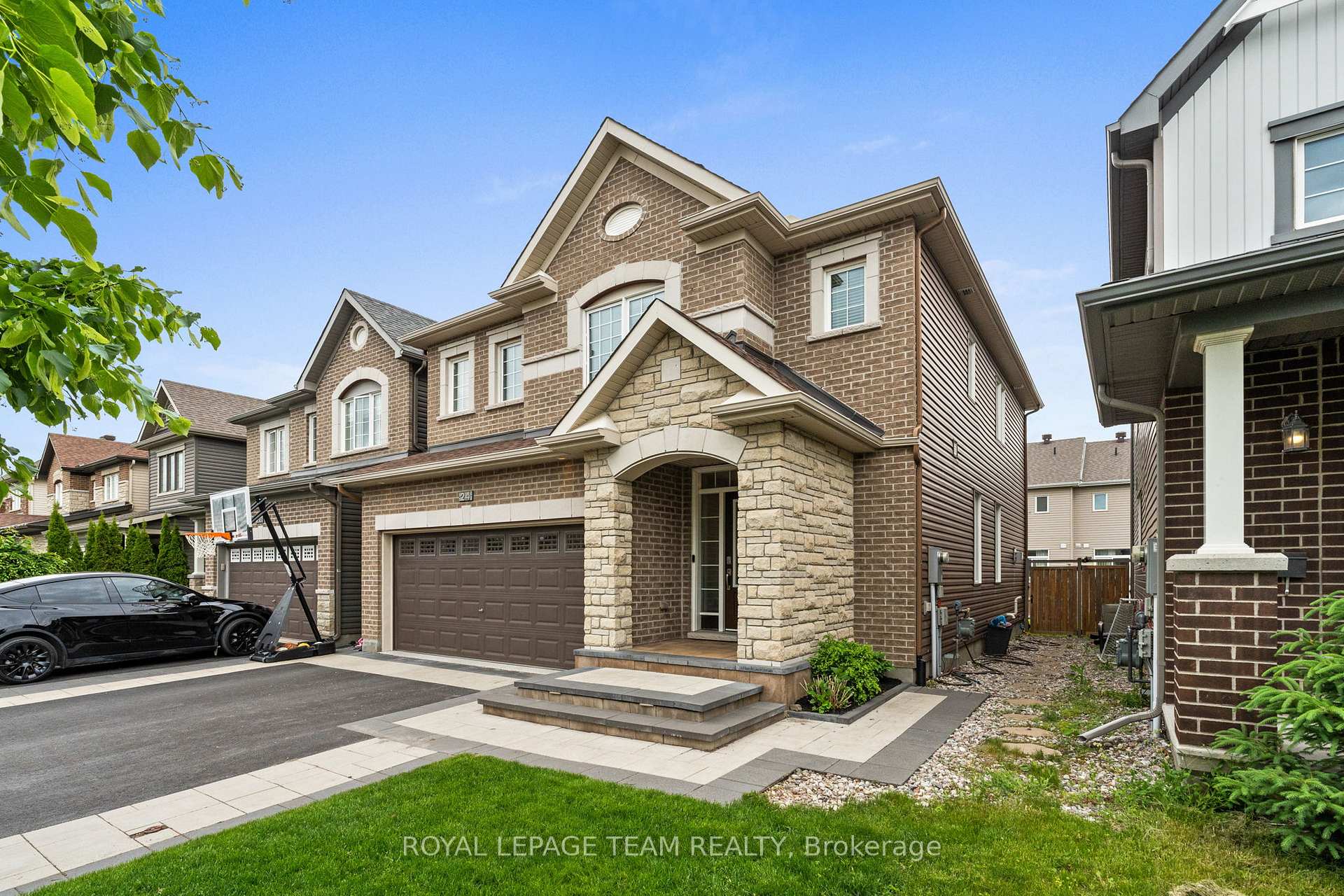 Photo 6 of 24 Knockaderry Crescent, Ottawa, Barrhaven - Half Moon Bay — HOMEH