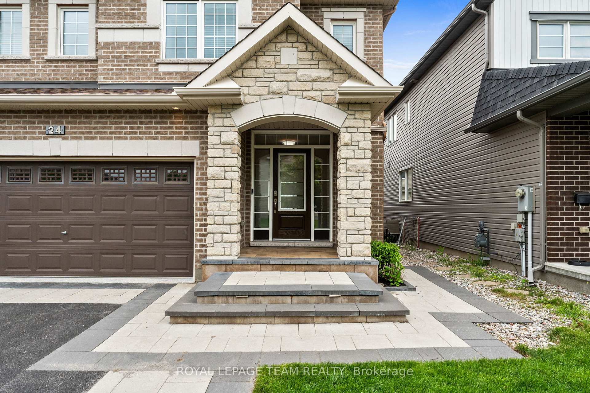 Photo 11 of 24 Knockaderry Crescent, Ottawa, Barrhaven - Half Moon Bay — HOMEH