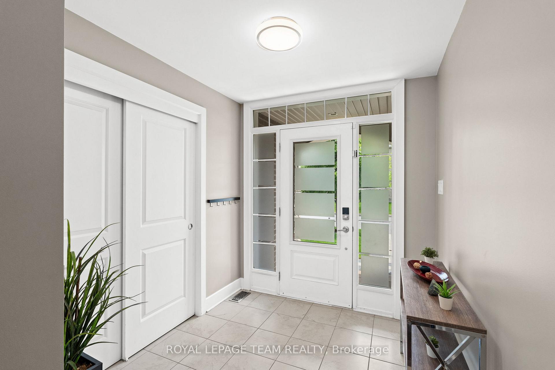 Photo 7 of 24 Knockaderry Crescent, Ottawa, Barrhaven - Half Moon Bay — HOMEH