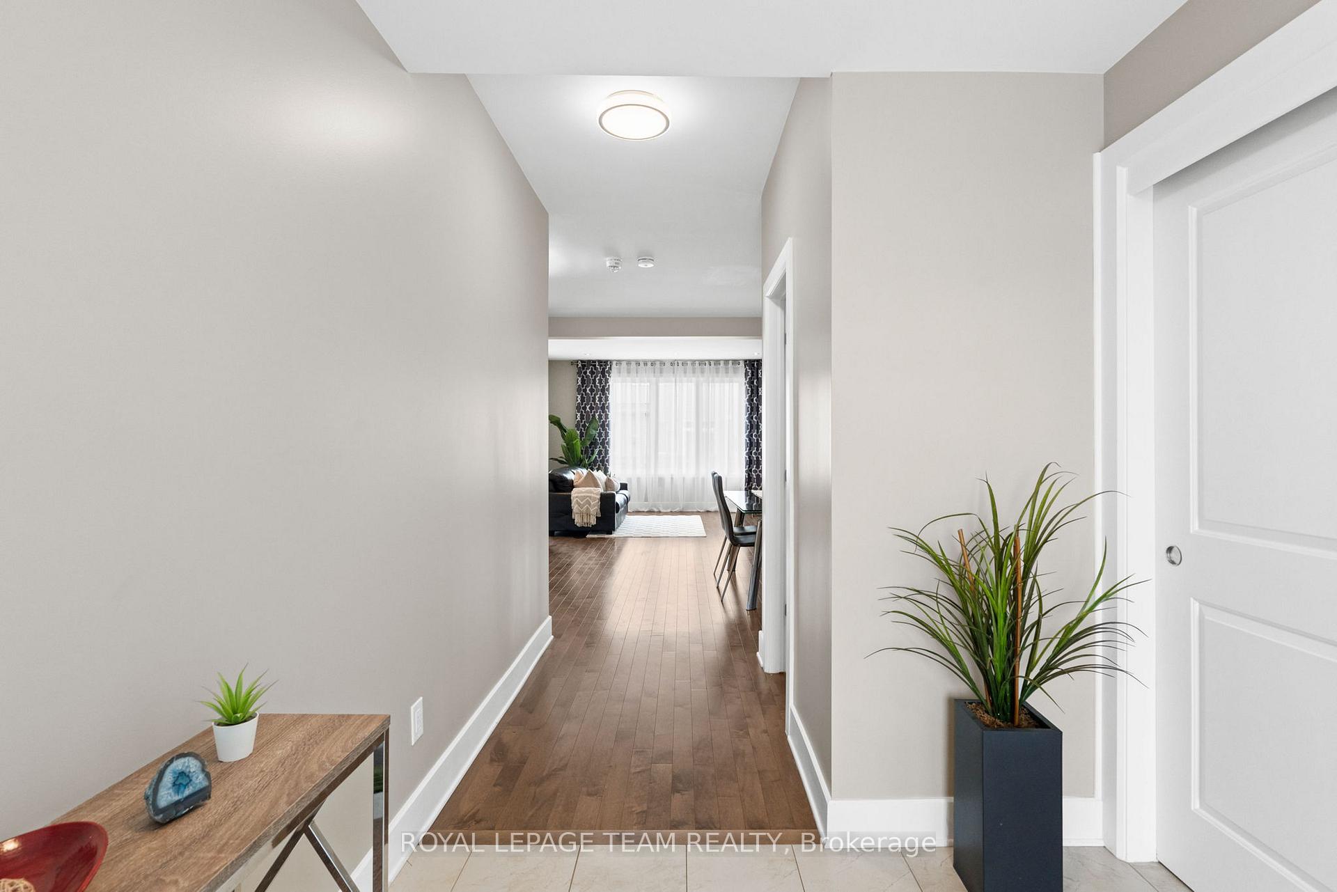Photo 5 of 24 Knockaderry Crescent, Ottawa, Barrhaven - Half Moon Bay — HOMEH