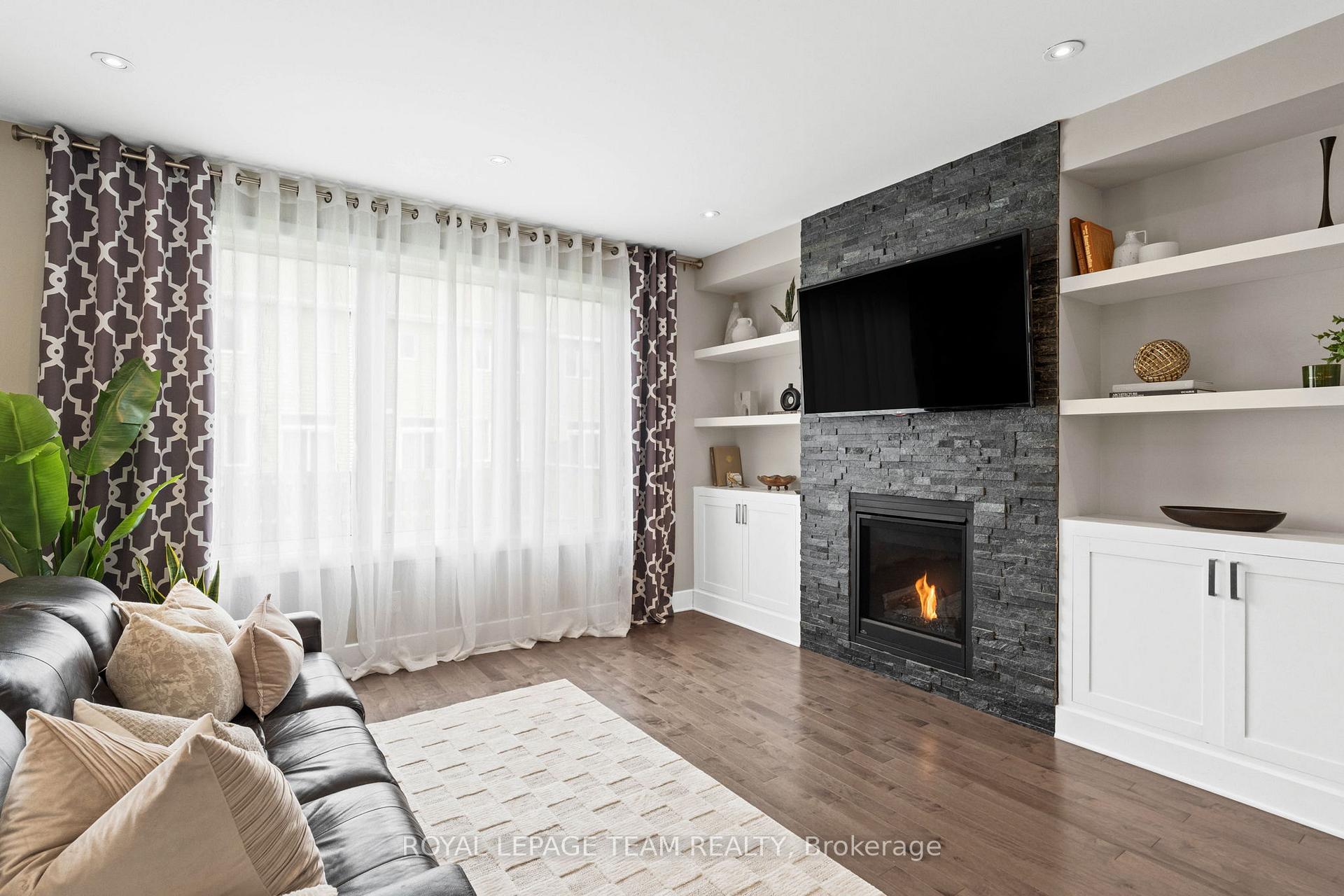 Photo 12 of 24 Knockaderry Crescent, Ottawa, Barrhaven - Half Moon Bay — HOMEH