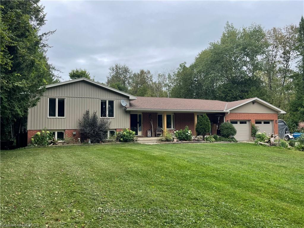 Front of 758155 Girl Guide Road