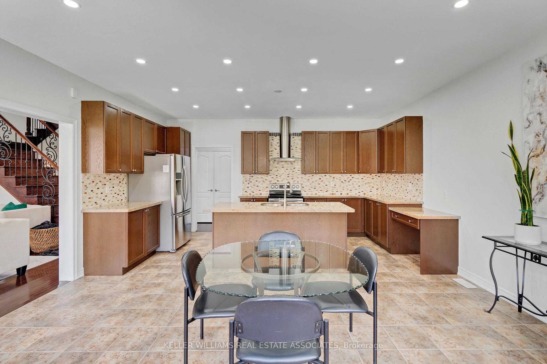 Photo 26 of 51 Black Diamond Crescent, Brampton, Credit Valley — HOMEH