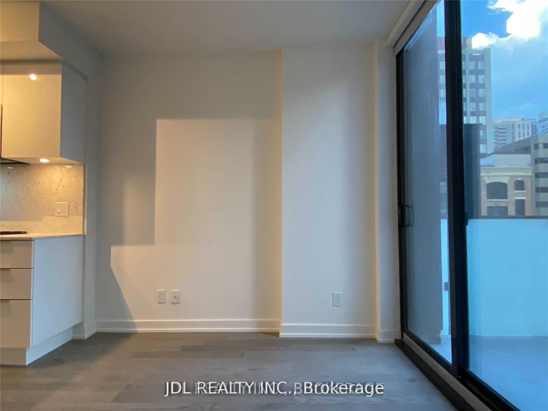 Photo 4 of Unit 403, 25 Richmond Street E, Toronto, Church-Yonge Corridor — HOMEH