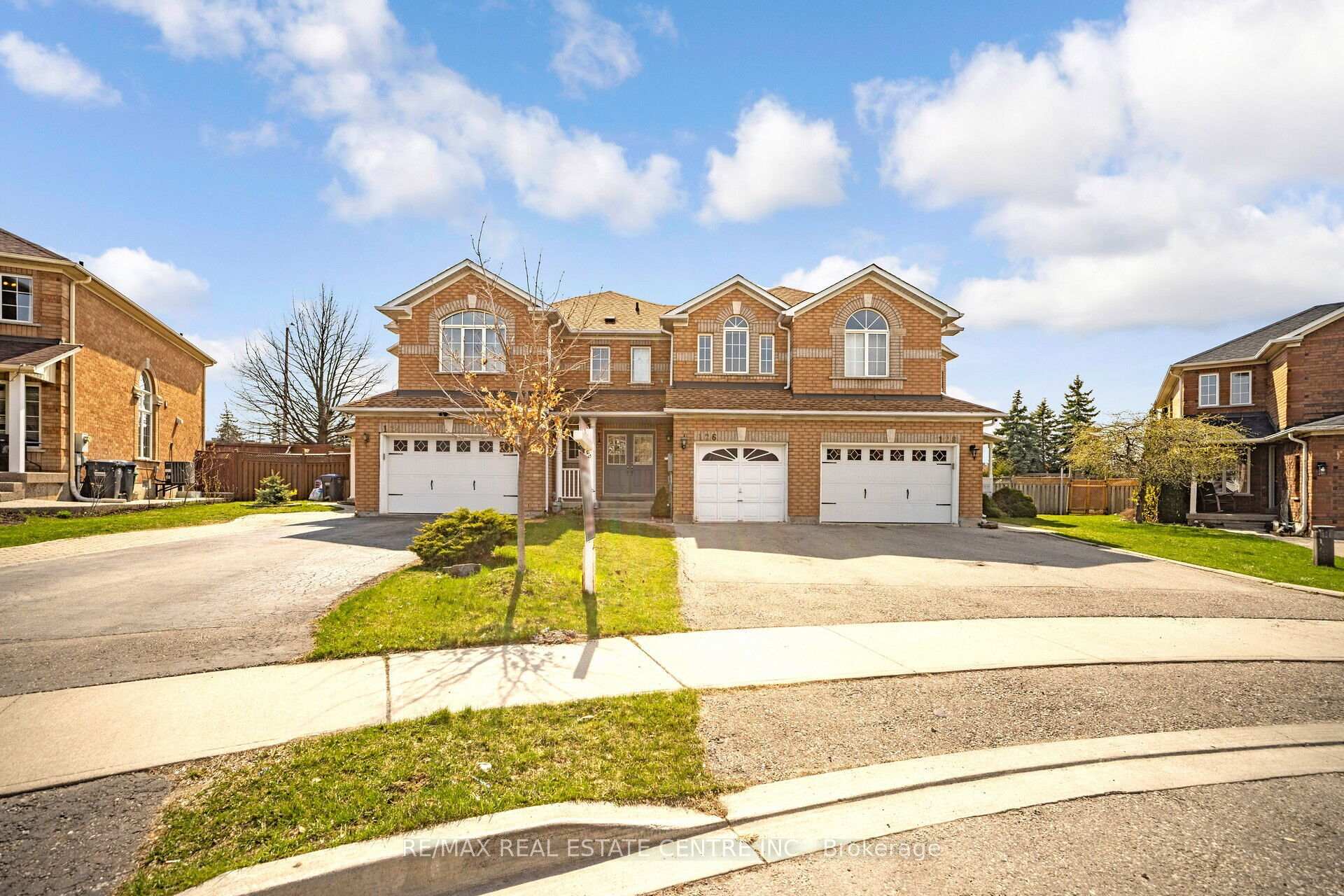 Front of 126 Sandyshores Drive
