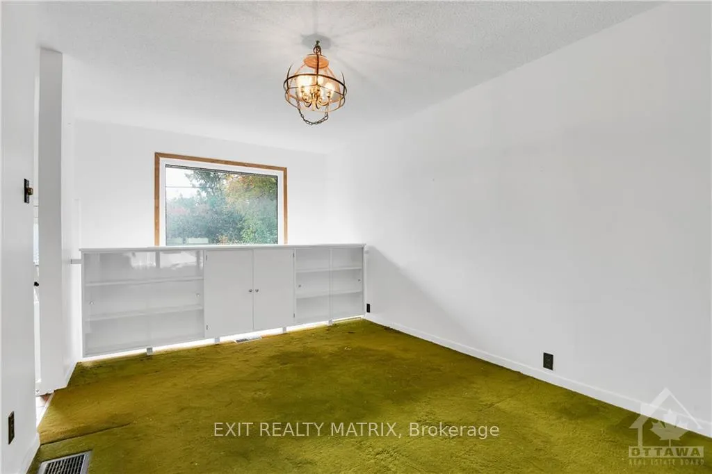 Photo 3 of 26 Wallford Way, Ottawa, City View/Skyline/Fisher Heights/Parkwood Hills — HOMEH