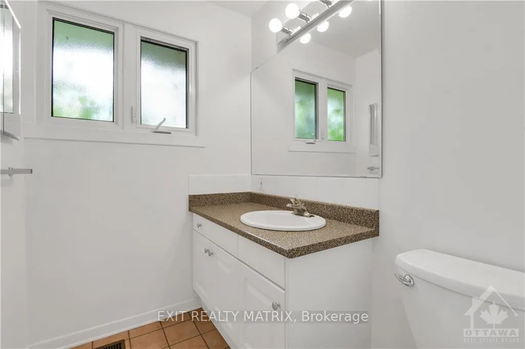 Photo 10 of 26 Wallford Way, Ottawa, City View/Skyline/Fisher Heights/Parkwood Hills — HOMEH