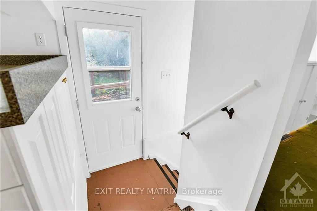 Photo 11 of 26 Wallford Way, Ottawa, City View/Skyline/Fisher Heights/Parkwood Hills — HOMEH
