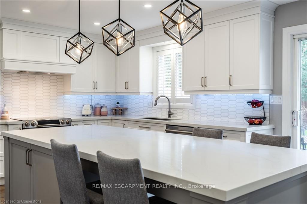 Photo 5 of 221 Homebrook Drive, Hamilton, Rural Glanbrook — HOMEH