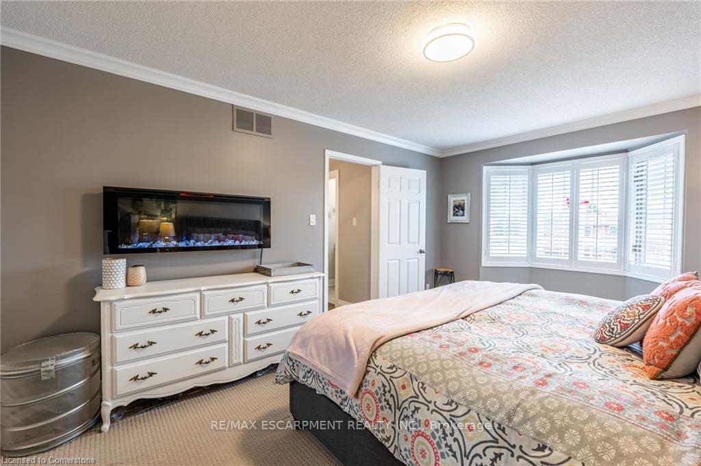 Photo 20 of 221 Homebrook Drive, Hamilton, Rural Glanbrook — HOMEH