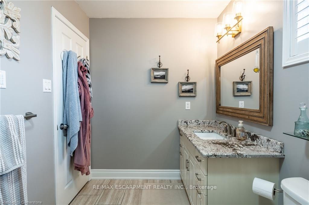 Photo 22 of 221 Homebrook Drive, Hamilton, Rural Glanbrook — HOMEH