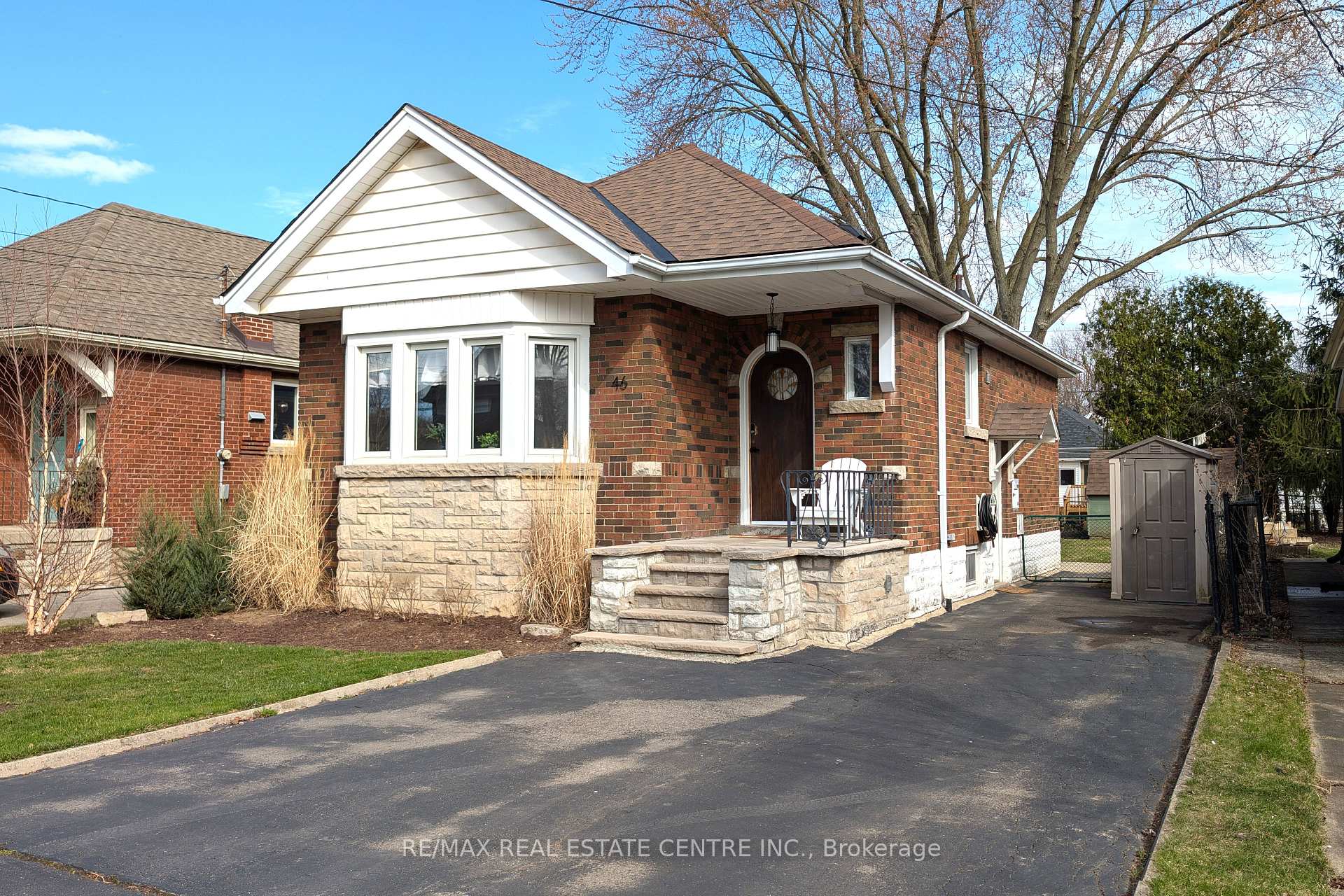 Photo 2 of 46 Kenmore Road, Hamilton, Westdale — HOMEH