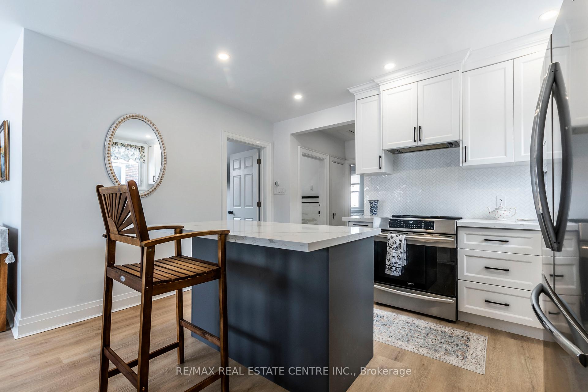 Photo 7 of 46 Kenmore Road, Hamilton, Westdale — HOMEH