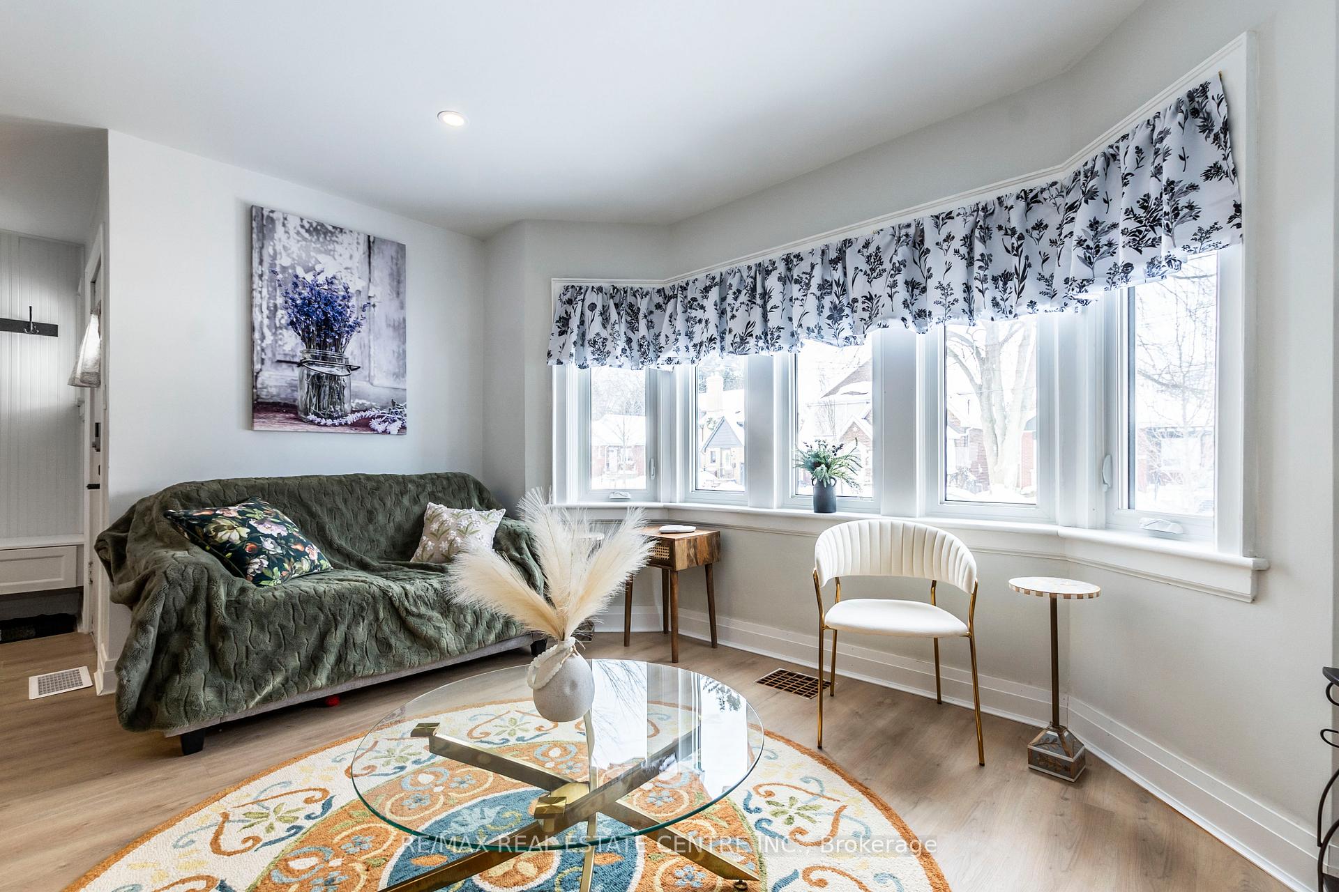Photo 11 of 46 Kenmore Road, Hamilton, Westdale — HOMEH