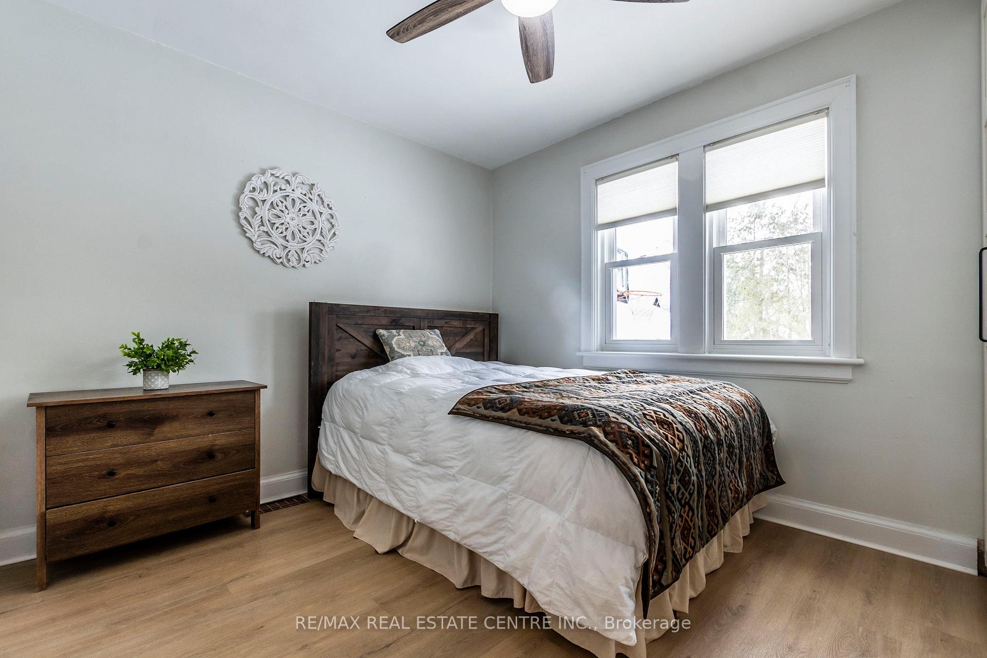 Photo 15 of 46 Kenmore Road, Hamilton, Westdale — HOMEH