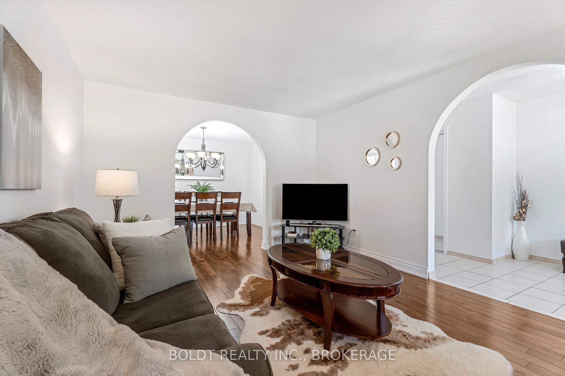 Photo 8 of 124 Quaker Crescent, Hamilton, Quinndale — HOMEH