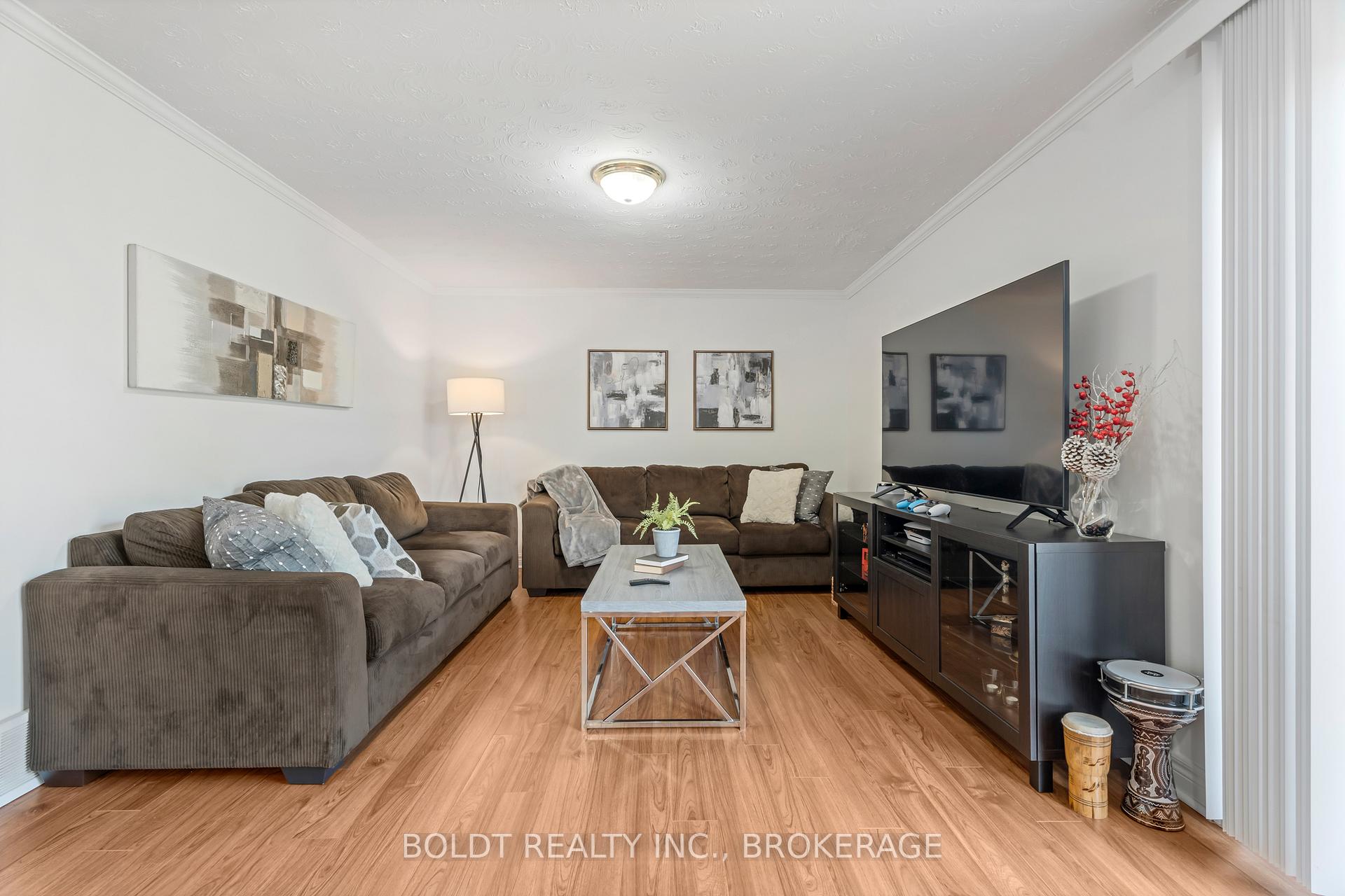 Photo 23 of 124 Quaker Crescent, Hamilton, Quinndale — HOMEH