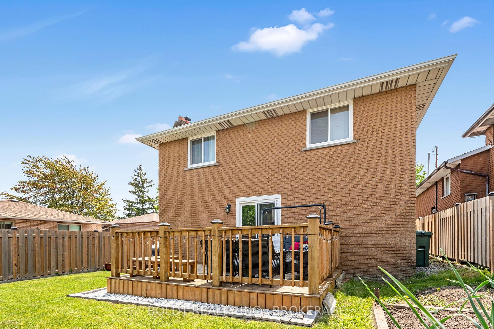 Photo 35 of 124 Quaker Crescent, Hamilton, Quinndale — HOMEH