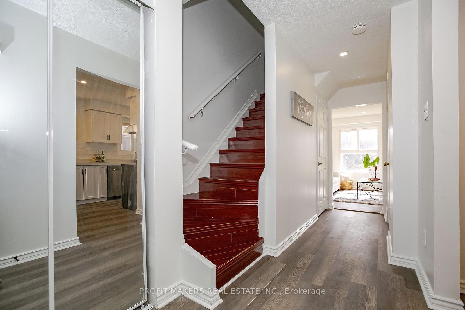 Photo 9 of 180 Timberlane Drive, Brampton, Fletcher's Creek South — HOMEH