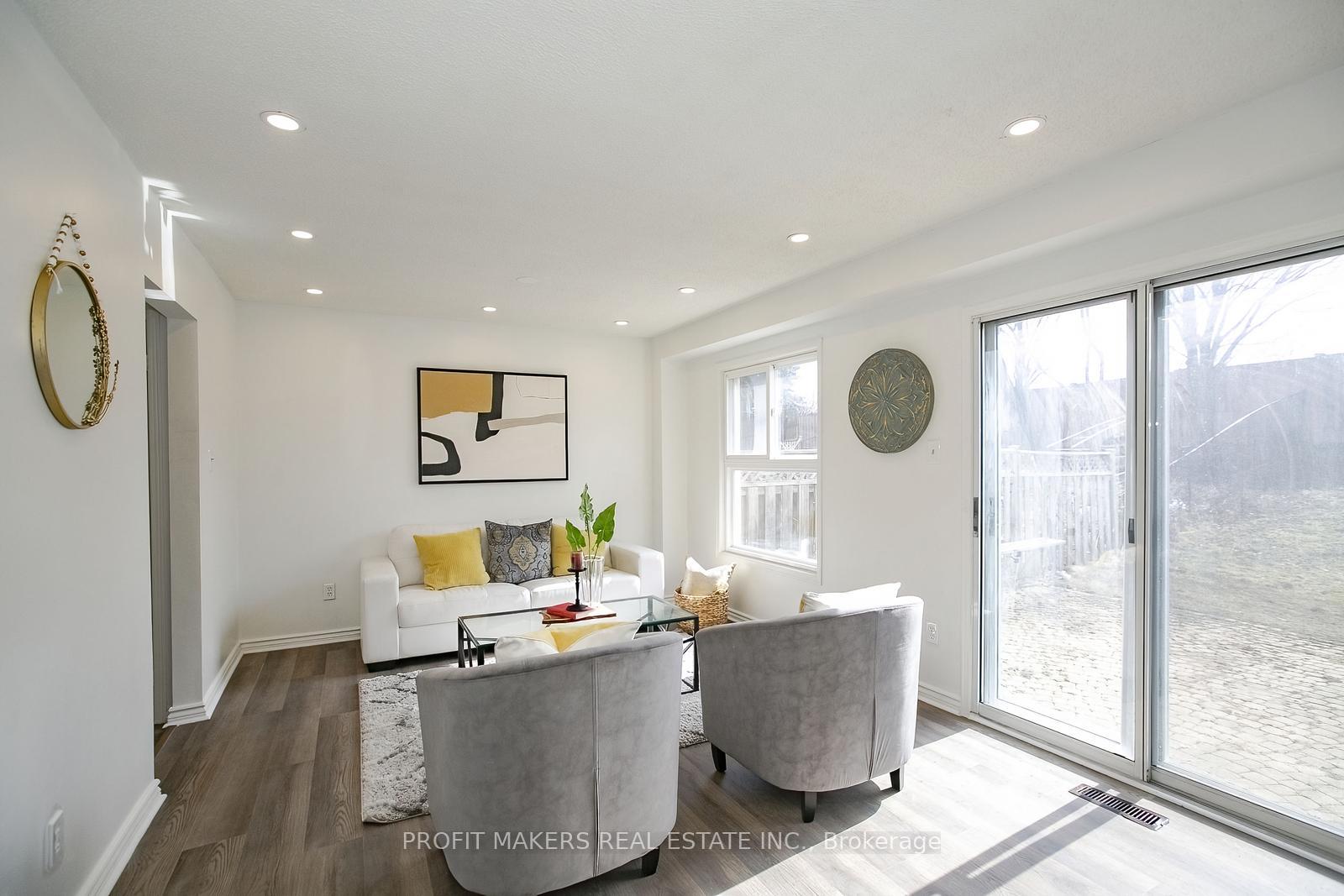 Photo 2 of 180 Timberlane Drive, Brampton, Fletcher's Creek South — HOMEH