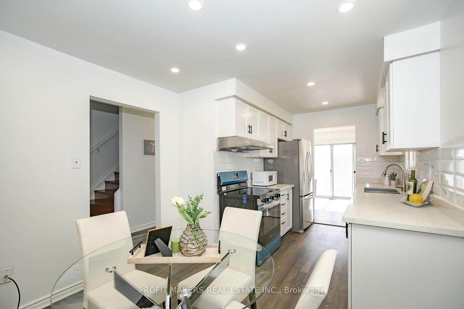 Photo 5 of 180 Timberlane Drive, Brampton, Fletcher's Creek South — HOMEH