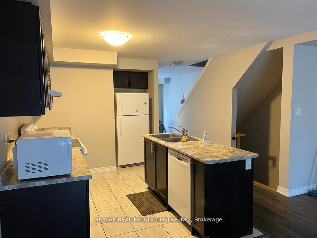 Photo 3 of 630 Linden Drive E, Cambridge, Preston Heights — HOMEH