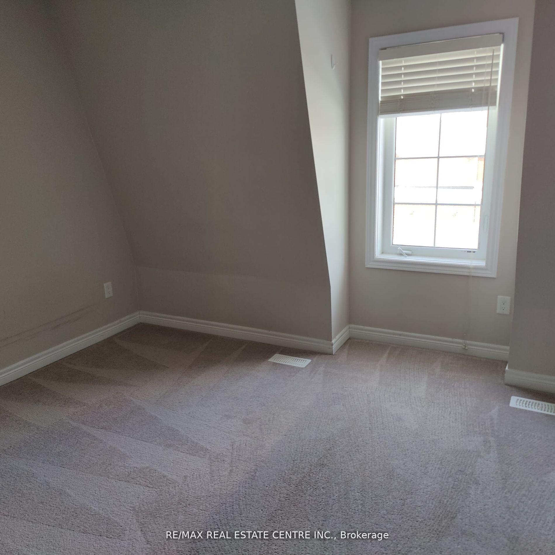 Photo 10 of 630 Linden Drive E, Cambridge, Preston Heights — HOMEH