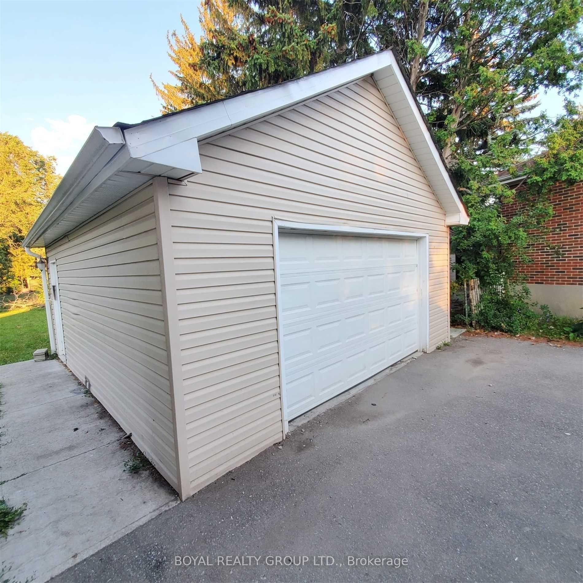 Photo 11 of 7 Rogers Road, Brampton, Brampton West — HOMEH