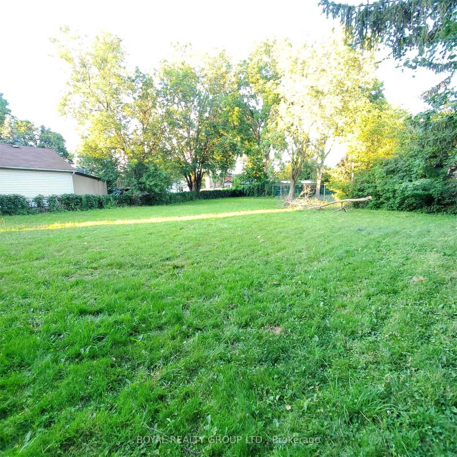 Photo 10 of 7 Rogers Road, Brampton, Brampton West — HOMEH
