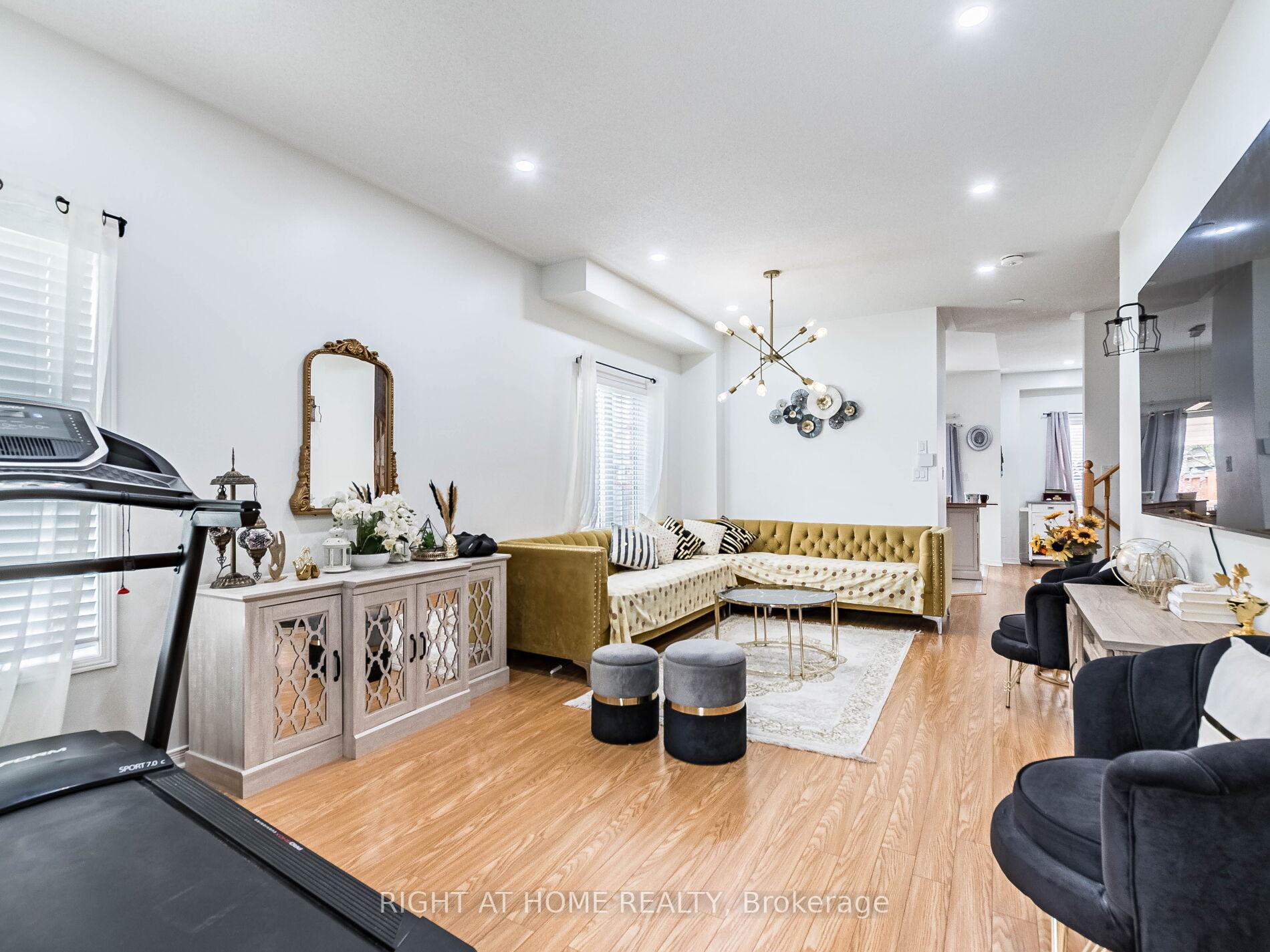 Photo 38 of 2 Flurry Circle, Brampton, Credit Valley — HOMEH