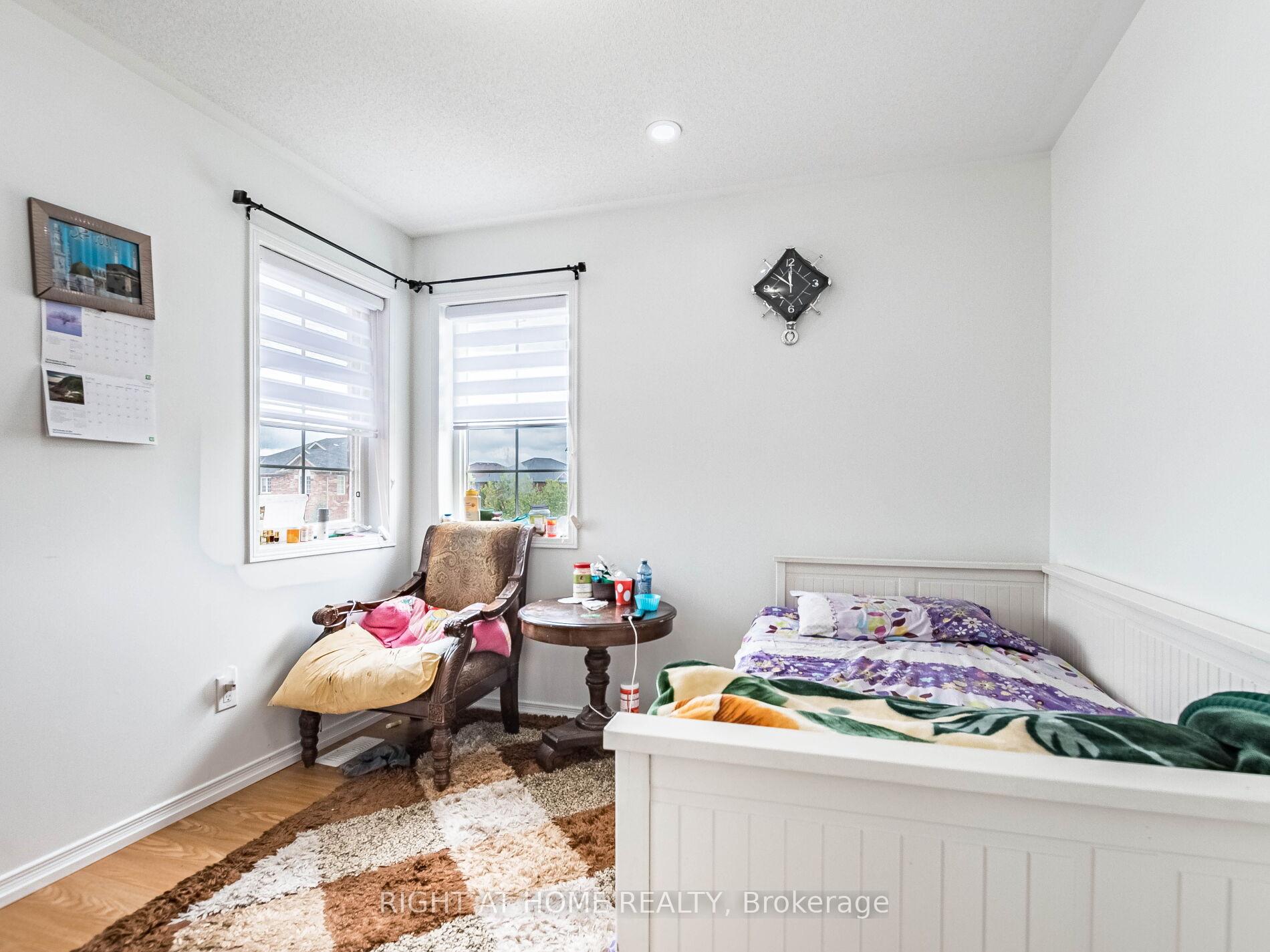 Photo 14 of 2 Flurry Circle, Brampton, Credit Valley — HOMEH