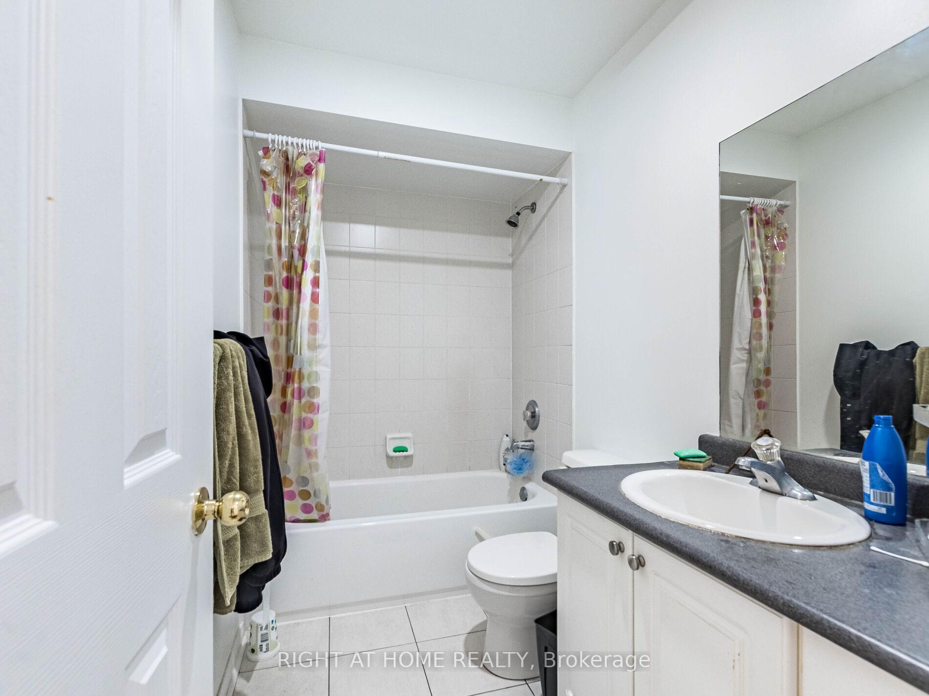 Photo 27 of 2 Flurry Circle, Brampton, Credit Valley — HOMEH