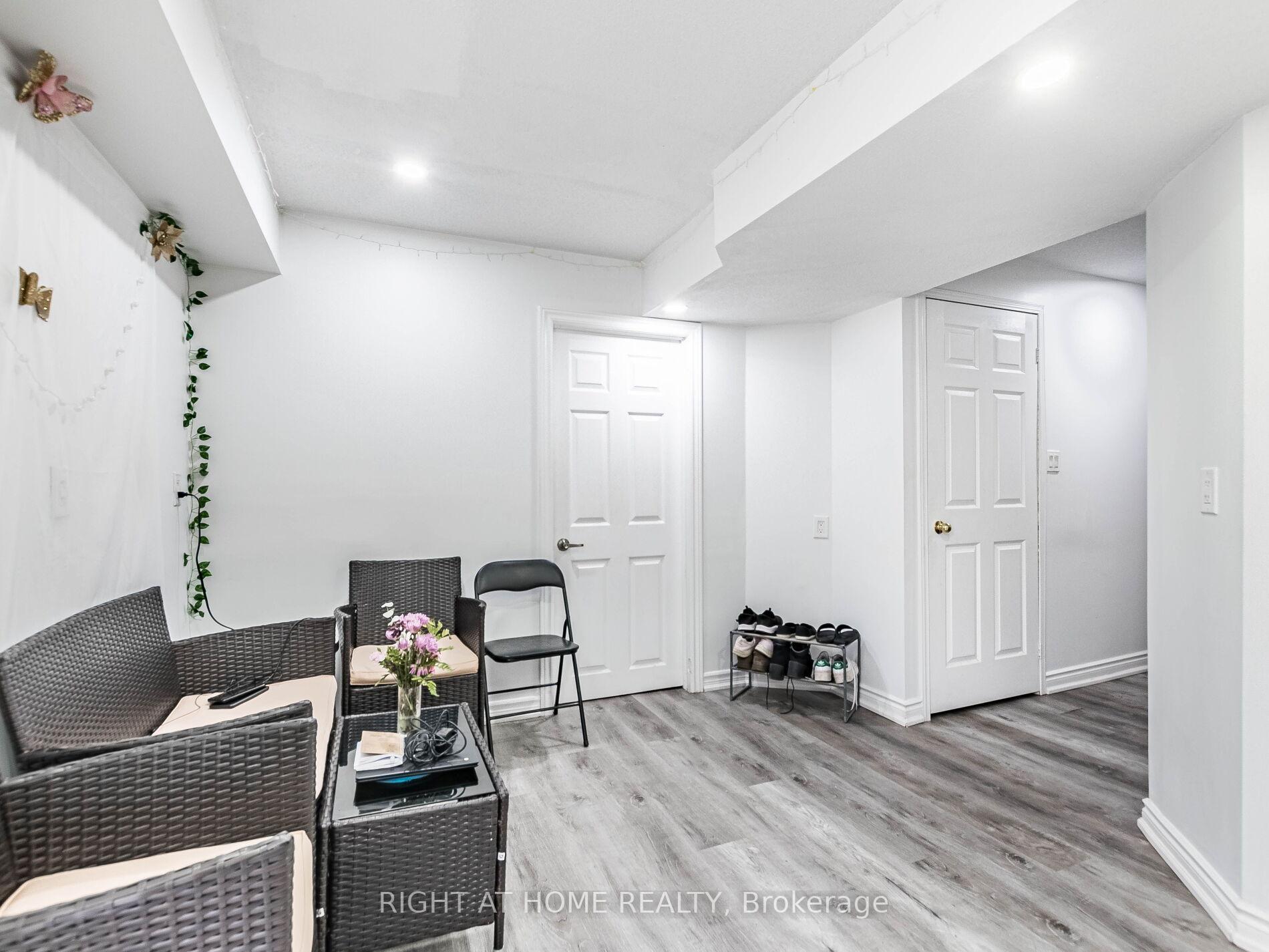 Photo 24 of 2 Flurry Circle, Brampton, Credit Valley — HOMEH