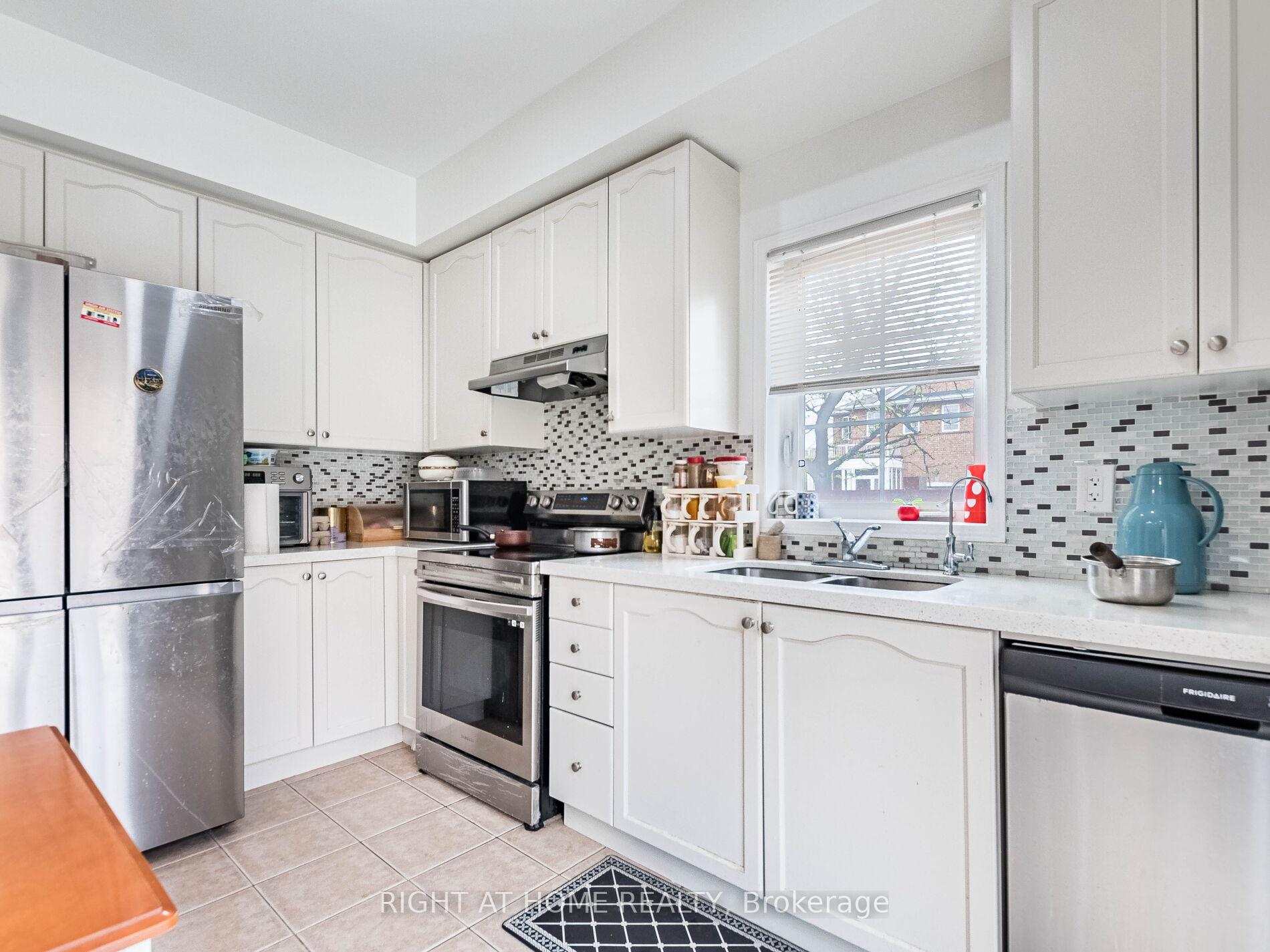 Photo 48 of 2 Flurry Circle, Brampton, Credit Valley — HOMEH