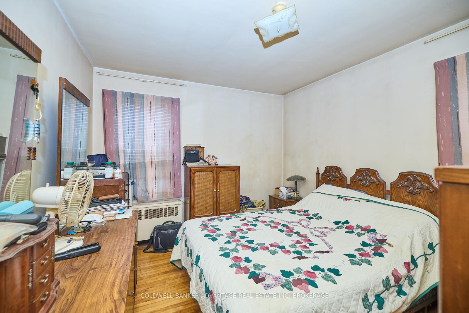 Photo 7 of 175 Pleasant Avenue E, St. Catharines, Downtown — HOMEH