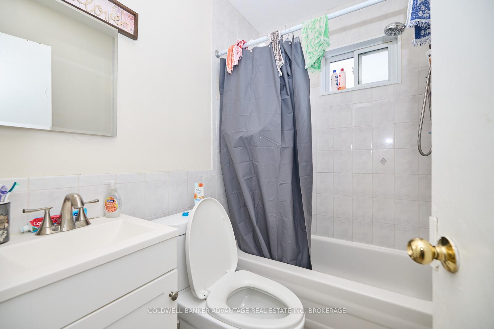 Photo 10 of 175 Pleasant Avenue E, St. Catharines, Downtown — HOMEH