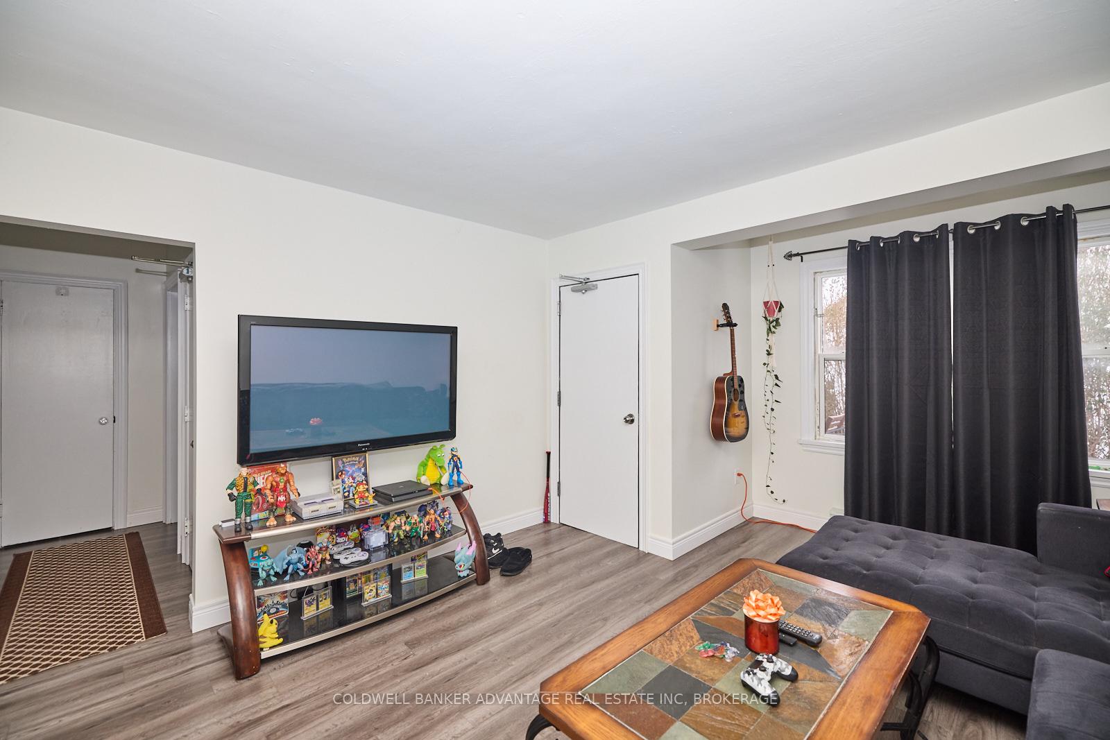 Photo 16 of 175 Pleasant Avenue E, St. Catharines, Downtown — HOMEH