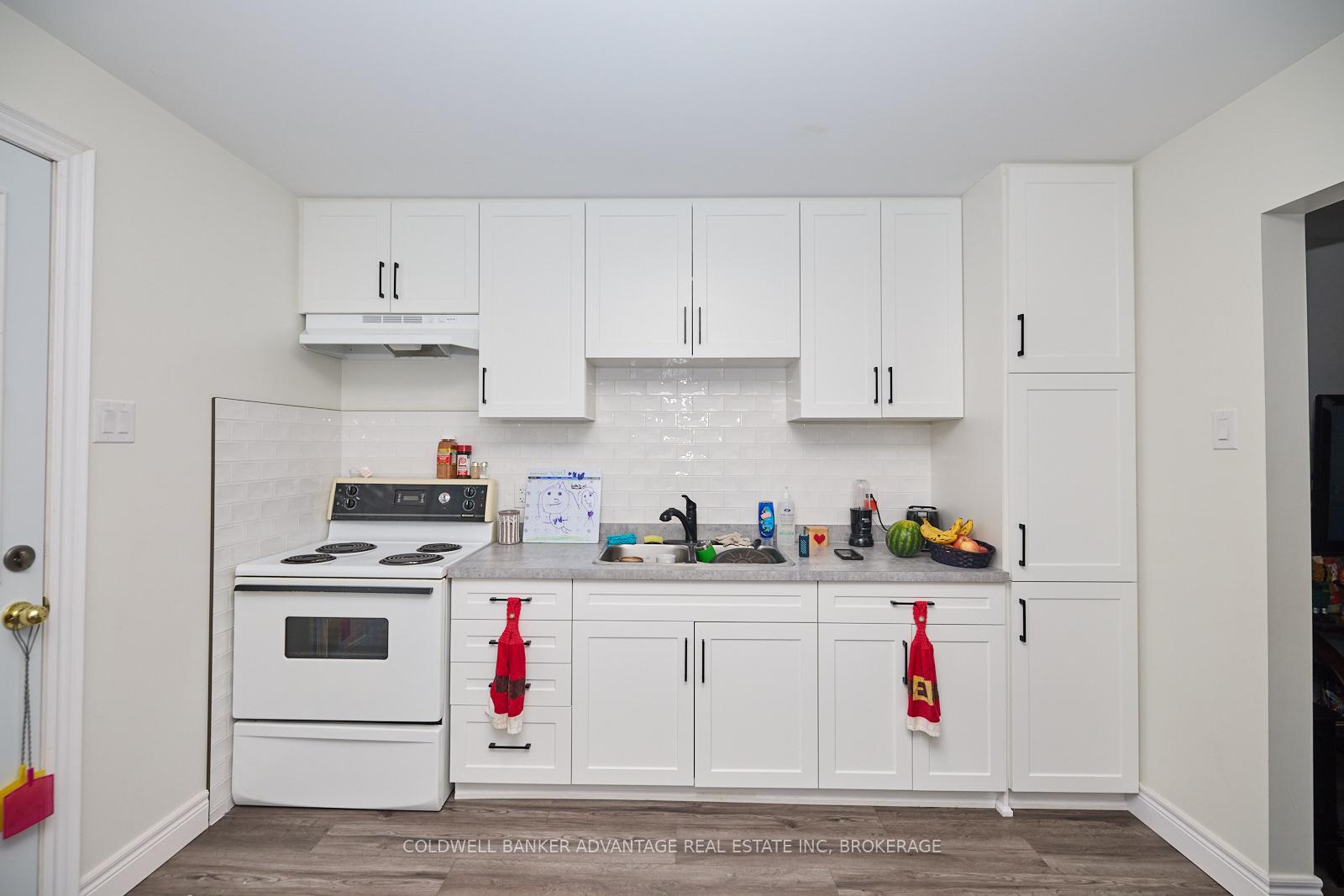 Photo 20 of 175 Pleasant Avenue E, St. Catharines, Downtown — HOMEH