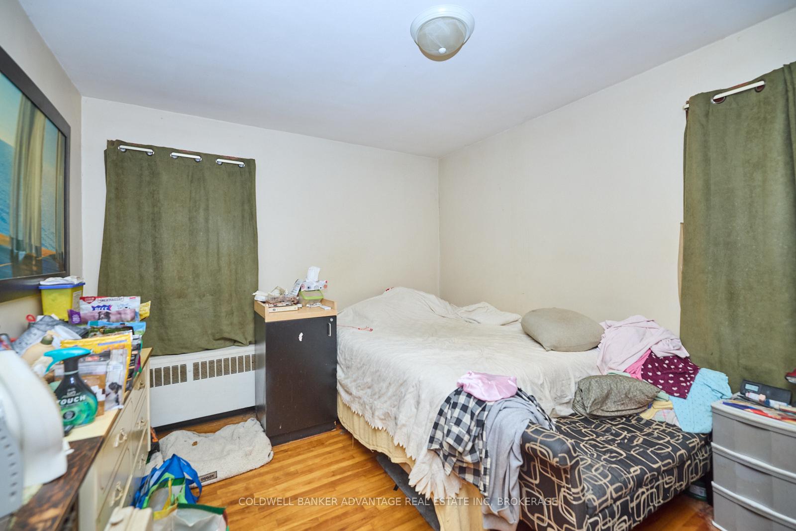 Photo 23 of 175 Pleasant Avenue E, St. Catharines, Downtown — HOMEH