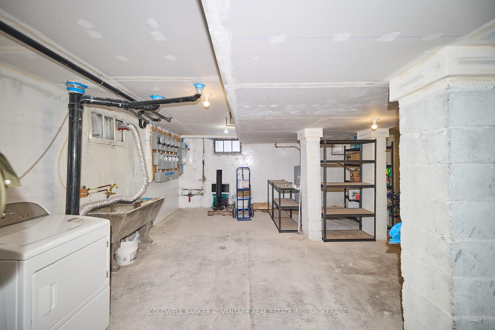 Photo 24 of 175 Pleasant Avenue E, St. Catharines, Downtown — HOMEH