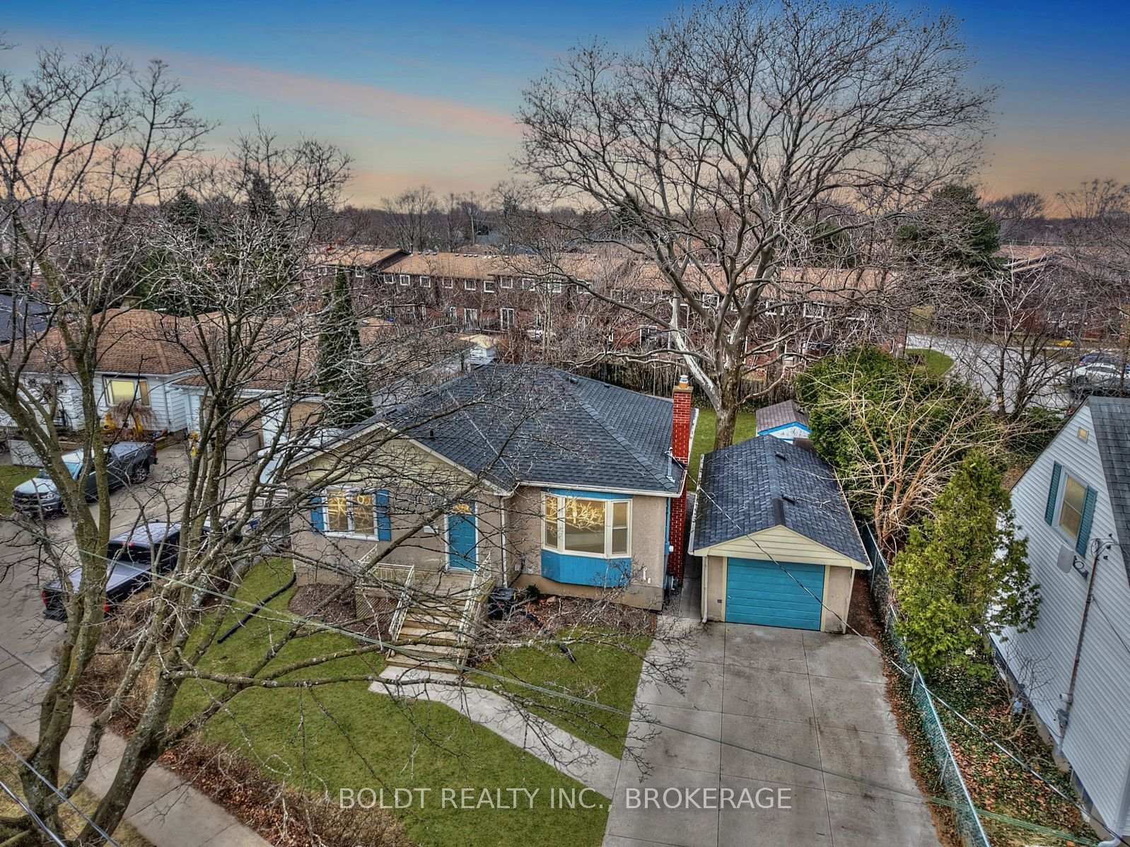 Photo 8 of 79 Devon Road, St. Catharines, Vine/Linwell — HOMEH